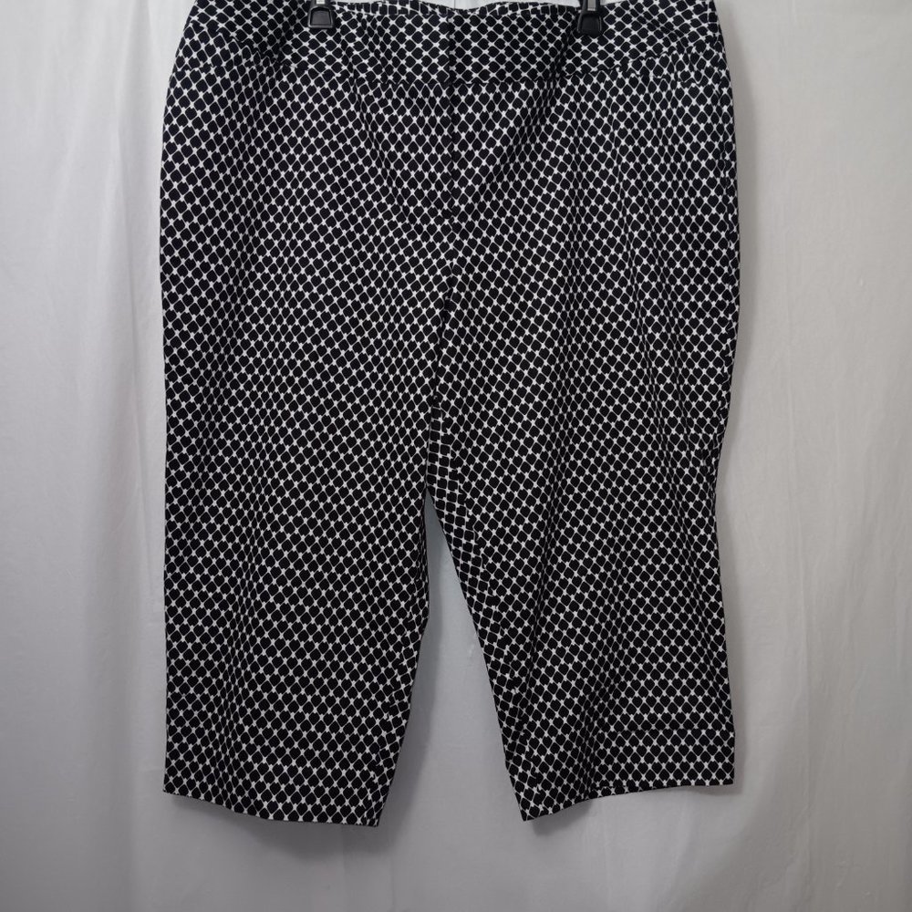 WORTHINGTON WOMAN MODERN FIT COTTON BLEND CAPRI PANTS SIZE 22W - Picture 15 of 15